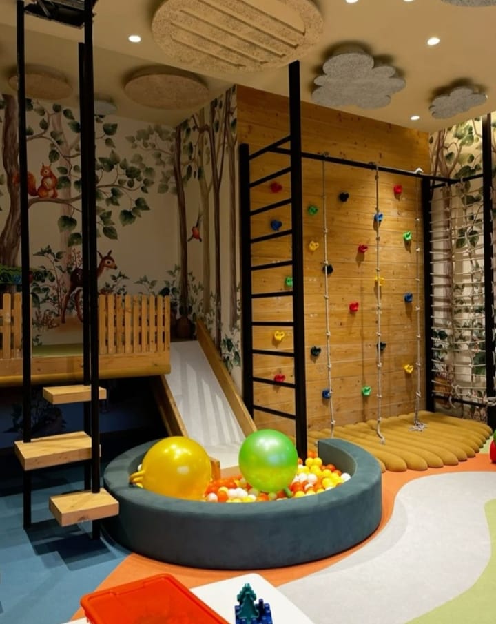 معلم ديكورات ونجارة بجدة